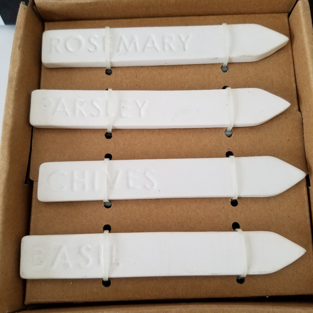Smith and Hawken Plant Markers NWT Marble/Stone